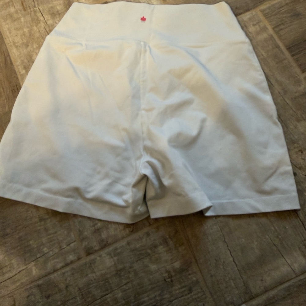 KiraGrace White Yoga Shorts size medium - Picture 2 of 3